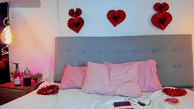Snapshot of Luna_Claire chatting on 09-20-25, 01:12 Luna Claire online show from 09-20-25, 01:12