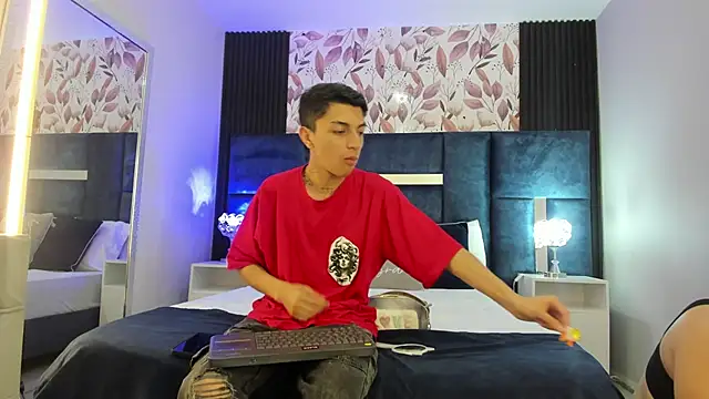 NickandAbby  online show from 01-31-26, 07:11