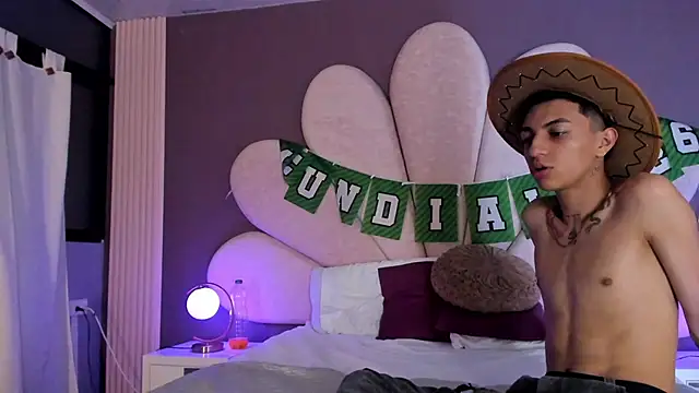 NickandAbby  online show from 07-01-26, 03:52