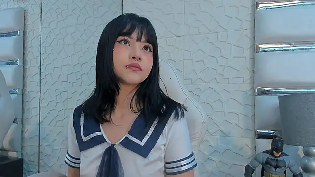 Snapshot of TatiLee chatting on 02-18-26, 12:45 TatiLee online show from 02-18-26, 12:45