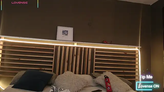 PaulEvens online show from 11-20-25, 01:33