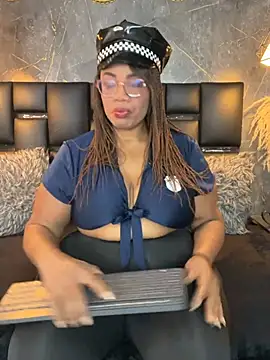 Snapshot of aranzzalatin chatting on 05-23-26, 12:31 aranzzalatin online show from 05-23-26, 12:31