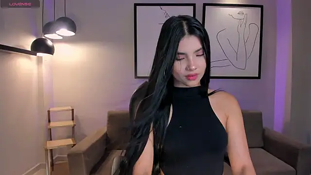 Snapshot of MiaLaurence chatting on 10-04-25, 07:23 MiaLaurence online show from 10-04-25, 07:23