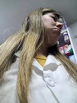 Snapshot of Sophie_del_Castillo chatting on 09-27-25, 01:32 Sophie del Castillo online show from 09-27-25, 01:32