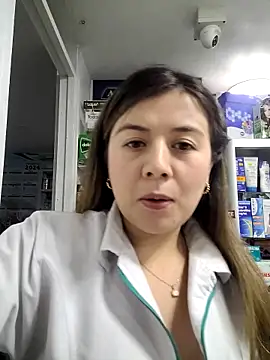 Snapshot of Sophie_del_Castillo chatting on 10-19-25, 12:00 Sophie del Castillo online show from 10-19-25, 12:00