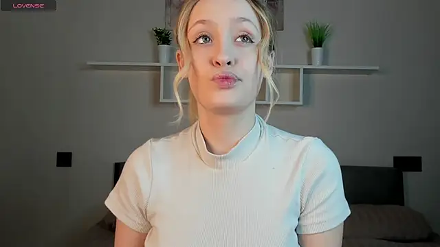 Julliakoill online show from 11-04-25, 06:23