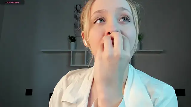 Julliakoill online show from 11-05-25, 07:41