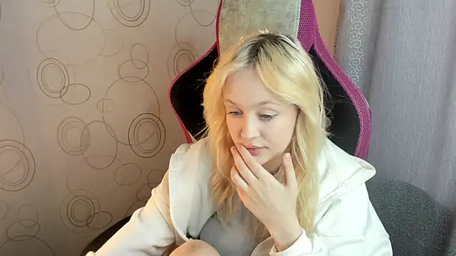 Julliakoill online show from 02-07-26, 10:19