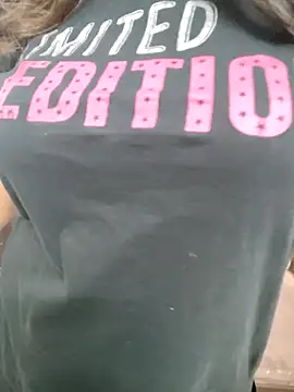 Snapshot of Kayna_Rawat chatting on 11-11-25, 11:10 Kayna Rawat online show from 11-11-25, 11:10