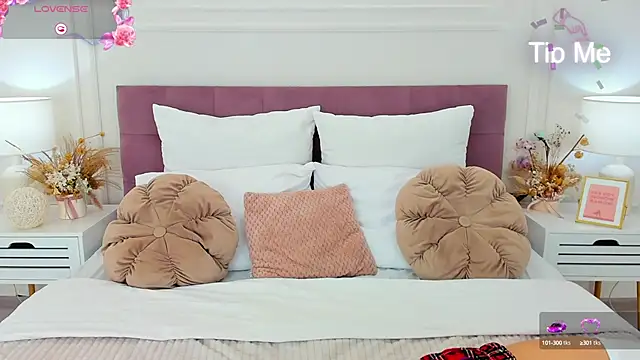 ToriSonn online show from 10-14-25, 05:19