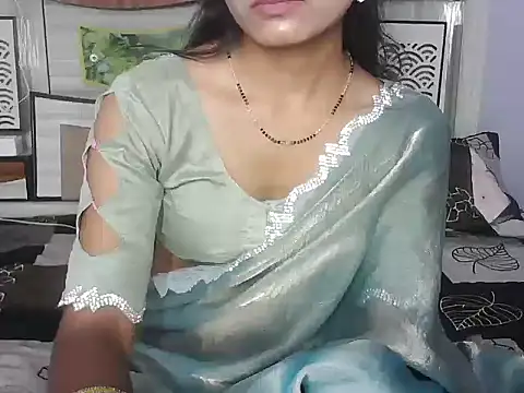 Snapshot of ROSE_GOLDE chatting on 05-11-26, 07:25 ROSE GOLDE online show from 05-11-26, 07:25
