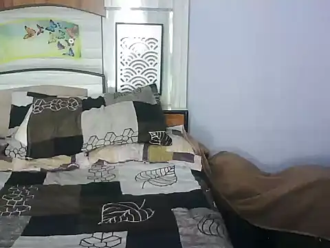 Snapshot of ROSE_GOLDE chatting on 05-14-26, 06:31 ROSE GOLDE online show from 05-14-26, 06:31