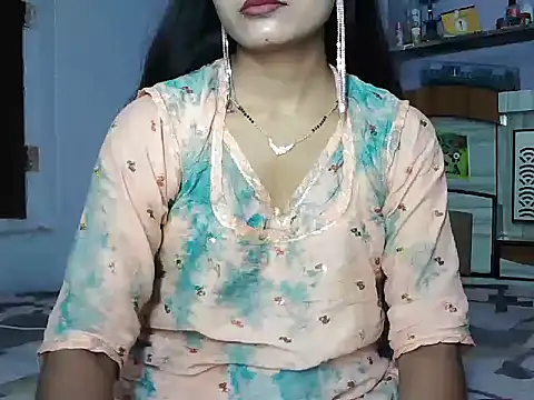ROSE GOLDE online show from 06-18-26, 05:51