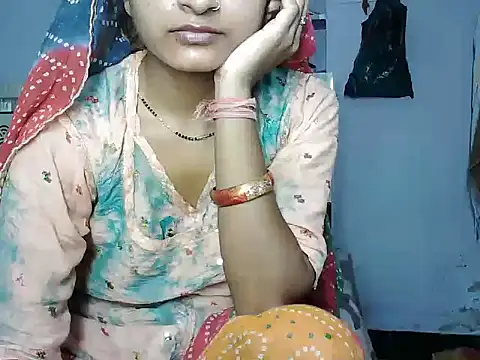 ROSE GOLDE online show from 06-18-26, 09:47