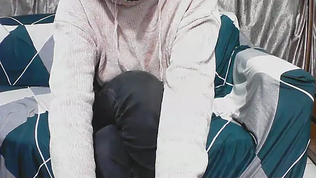 horny  couple  online show from 01-06-26, 04:54