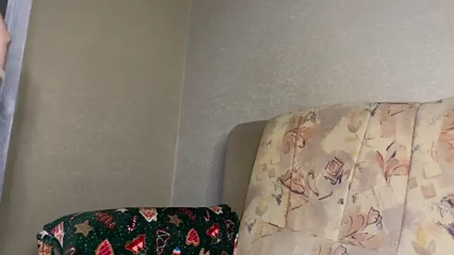 Snapshot of Marinpeach chatting on 02-12-26, 12:00 Marinpeach online show from 02-12-26, 12:00