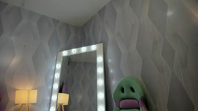 BabyAngel18  online show from 01-11-26, 03:22