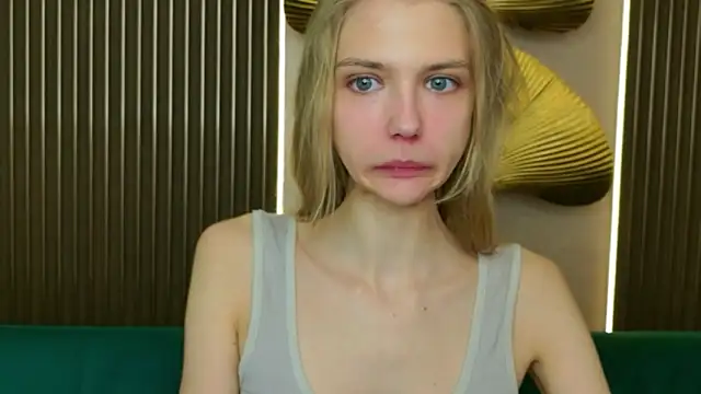 4example Chloe online show from 03-14-26, 10:32