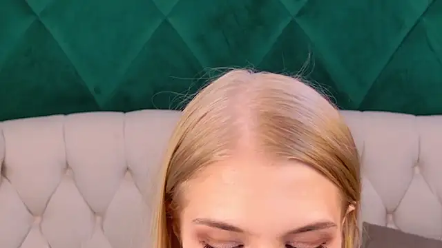 4example Chloe online show from 04-01-26, 01:52