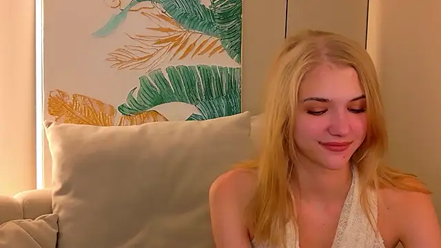 Snapshot of 4example_Chloe chatting on 07-07-26, 06:47 4example Chloe online show from 07-07-26, 06:47