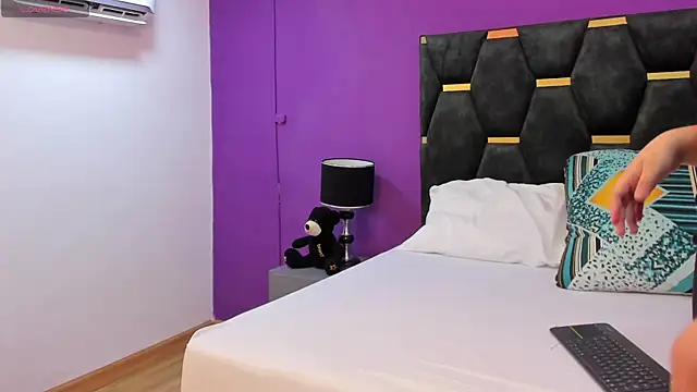 Abby-campbel online show from 04-17-26, 09:51