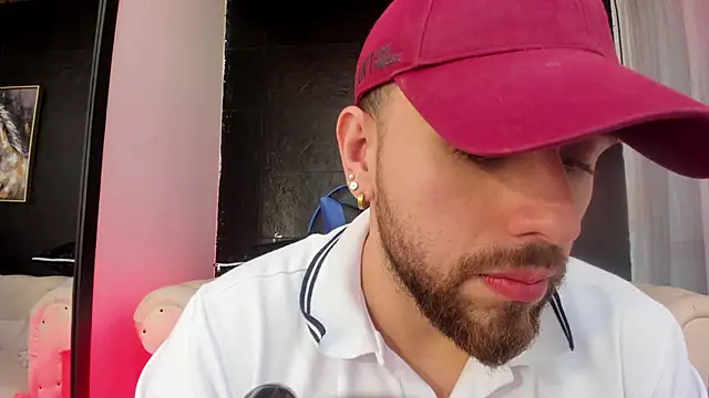 Maximo Wolff online show from 10-16-25, 09:05