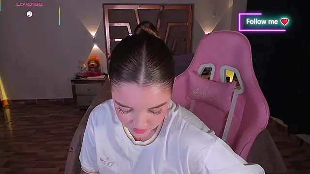 lunaarose online show from 03-27-26, 08:48