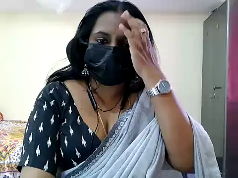 Snapshot of ammu1990 chatting on 06-12-26, 09:41 ammu1990 online show from 06-12-26, 09:41