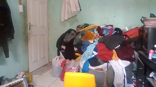 Nicky52 online show from 10-11-25, 04:33