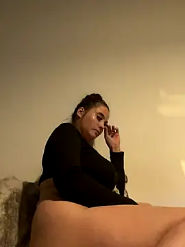 LollyLove  online show from 11-18-25, 09:08