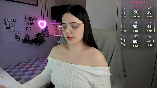 LiaWoow online show from 01-10-26, 02:41