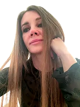 LucieMack online show from 10-30-25, 06:26