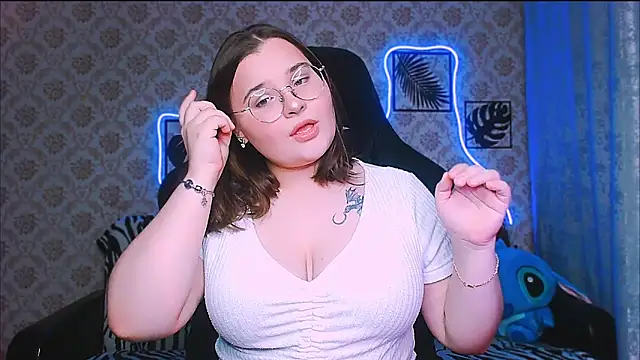 InLoveWithLife26 online show from 10-15-25, 07:25