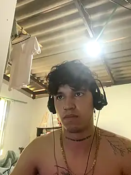 Snapshot of mavis21xxx chatting on 10-25-25, 04:46 mavis21xxx online show from 10-25-25, 04:46