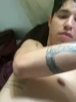 Snapshot of mavis21xxx chatting on 12-17-25, 04:35 mavis21xxx online show from 12-17-25, 04:35