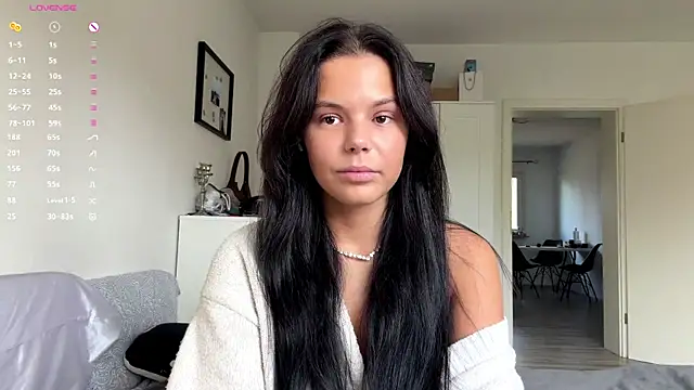 MaydaCornwall online show from 11-23-25, 10:59