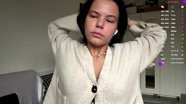 MaydaCornwall online show from 12-19-25, 07:59