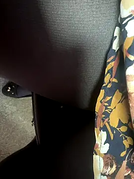 HiddenHoneyLDN online show from 10-24-25, 09:06