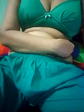 Snapshot of Maria_Mahi chatting on 09-18-25, 06:21 Maria Mahi online show from 09-18-25, 06:21