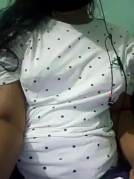 Snapshot of Maria_Mahi chatting on 09-19-25, 05:13 Maria Mahi online show from 09-19-25, 05:13