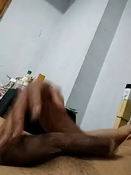 Snapshot of rayane7xx chatting on 09-18-25, 12:40 rayane7xx online show from 09-18-25, 12:40