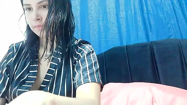 Snapshot of katy_lenah chatting on 09-16-25, 02:34 katy lenah online show from 09-16-25, 02:34