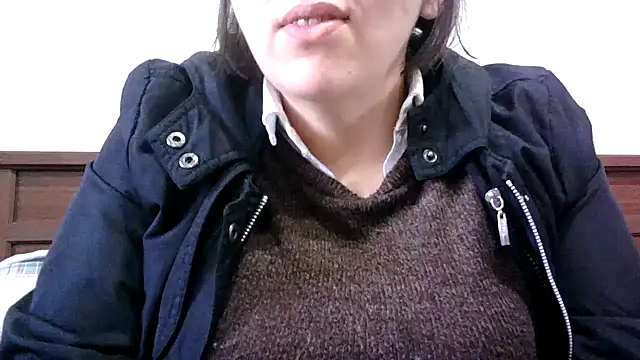Snapshot of MISTRESSSONIA chatting on 03-17-25, 04:43 MISTRESSSONIA online show from 03-17-25, 04:43