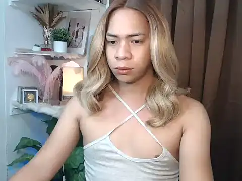 Snapshot of Ursexy_ngaw chatting on 02-13-26, 09:44 Ursexy ngaw online show from 02-13-26, 09:44