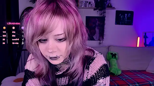 Lollyshy online show from 11-14-25, 10:36