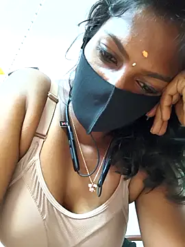Snapshot of Honey_rosetamil chatting on 04-22-26, 02:58 Honey rosetamil online show from 04-22-26, 02:58