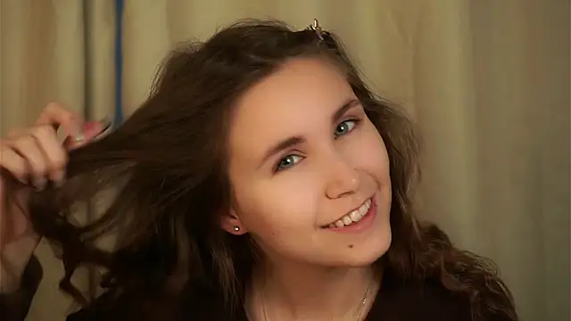 Snapshot of EthalFlowers chatting on 11-04-25, 01:27 EthalFlowers online show from 11-04-25, 01:27