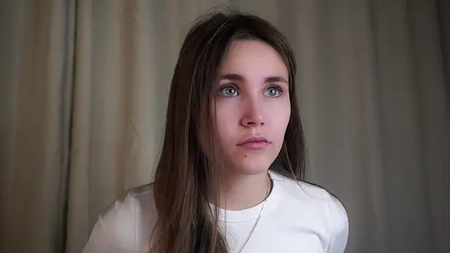 Snapshot of EthalFlowers chatting on 11-08-25, 01:17 EthalFlowers online show from 11-08-25, 01:17