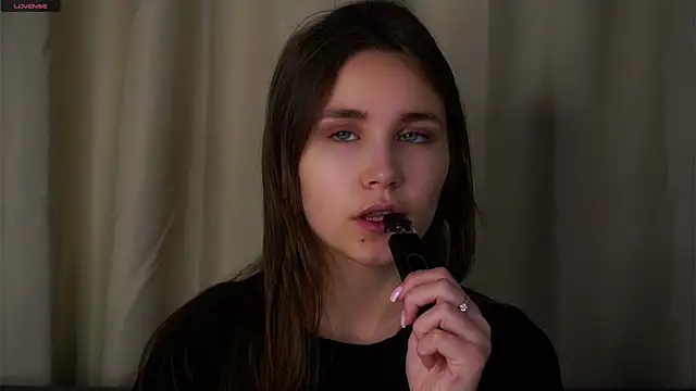 Snapshot of EthalFlowers chatting on 11-26-25, 10:55 EthalFlowers online show from 11-26-25, 10:55