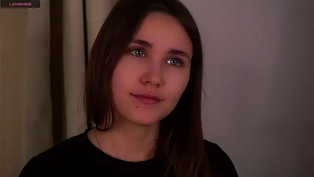 Snapshot of EthalFlowers chatting on 12-01-25, 11:32 EthalFlowers online show from 12-01-25, 11:32